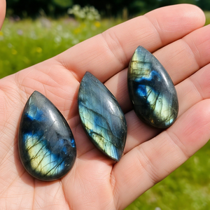 Cabochon Labradorite