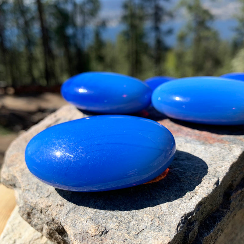 NANCY TRAVAILLANT SUR Blue Agate Palmstone