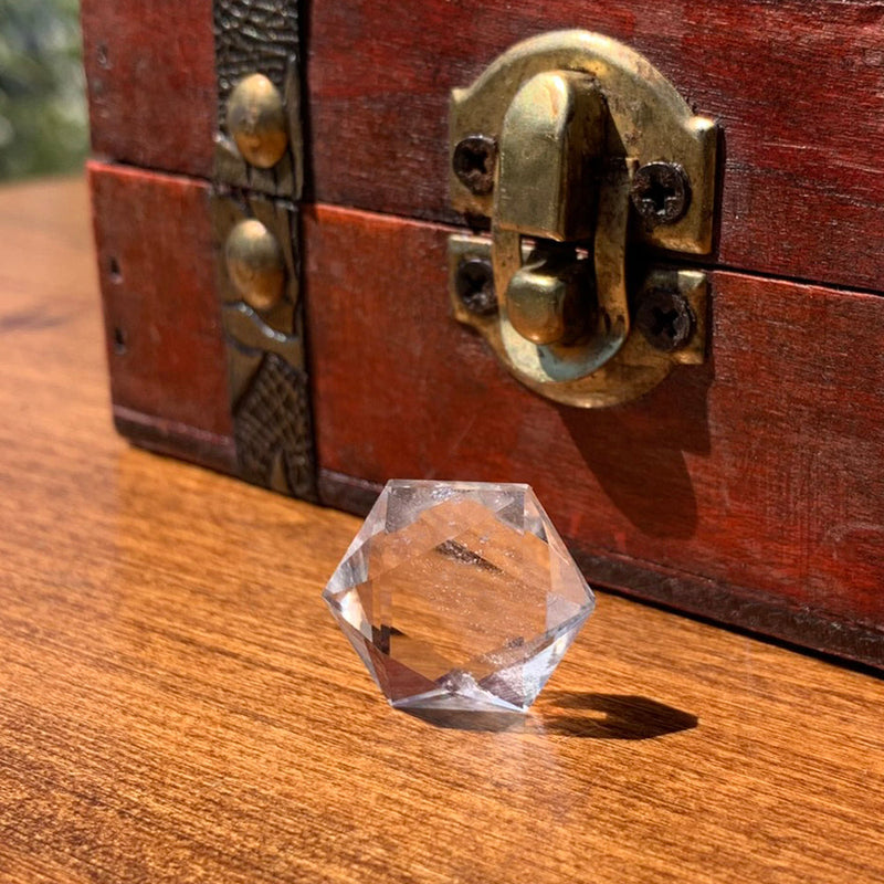 Cristal à facettes à géométrie sacrée de quartz clair