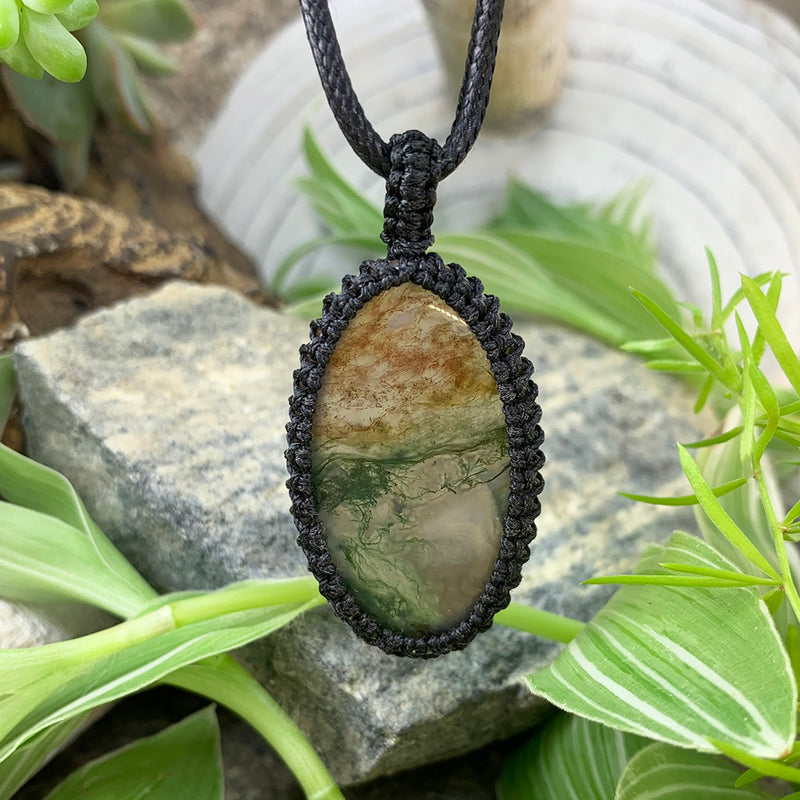 Grænt Moss Agate Macrame Hengiskraut Hálsmen