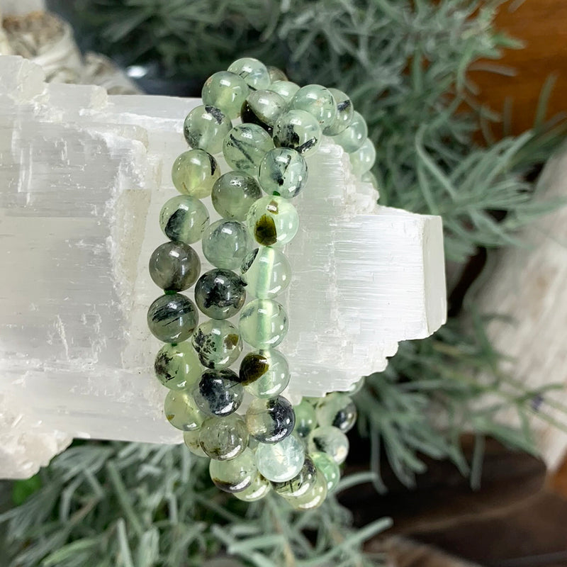 Mala Prehnite armbånd med fløjlspose