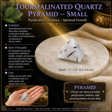 Turmalinierte Quarzpyramide – Mittelgroß