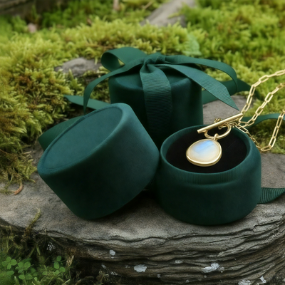 Z ARRON DESIGN Serenity Moonstone Koparvír Hengiskraut Hálsmen