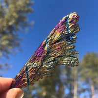 Éventail Rainbow Peacock Titanium Kyanite